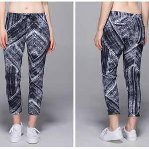 Lululemon jet crop slim trousers size 6